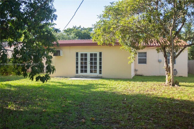 Building Photo - 624 Westward Dr