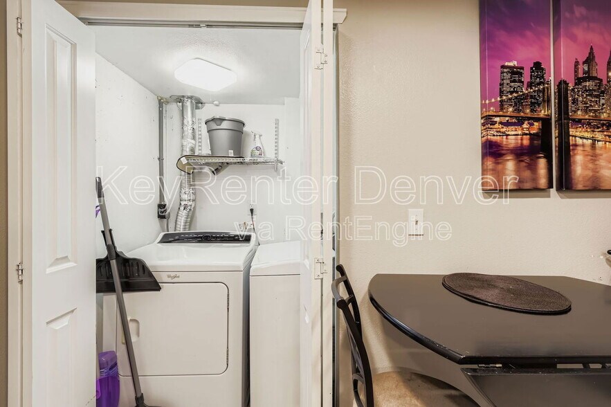 Building Photo - 5327 Independence St