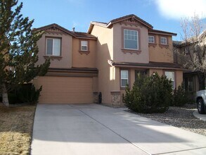 Building Photo - Well maintained 3 bedroom, 2-1/2 bath, 2-car garage $2400.00