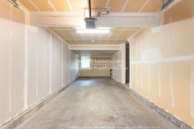 Building Photo - 720 NW 118th Ave