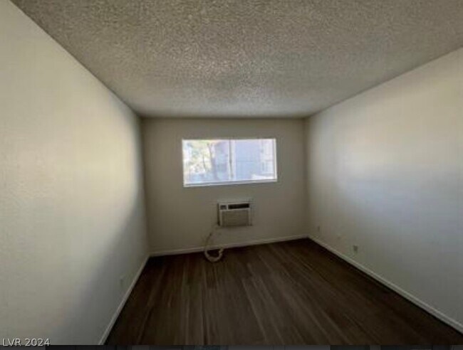 Building Photo - 5410 S Swenson St