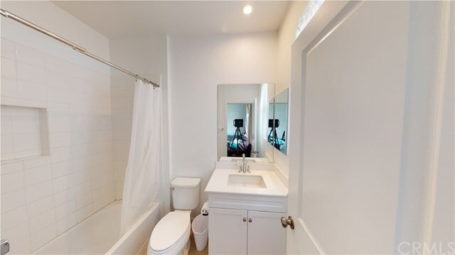 Building Photo - 1060 S Harbor Blvd