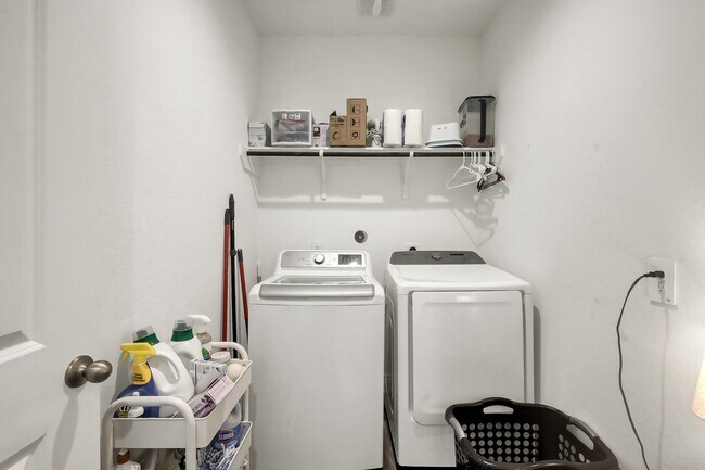 Building Photo - 20151 Bushwick Falls Dr