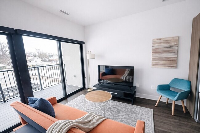 Building Photo - 206 N 48th St