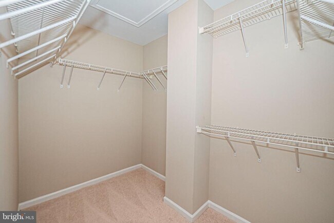 Building Photo - 22619 Upperville Heights Square