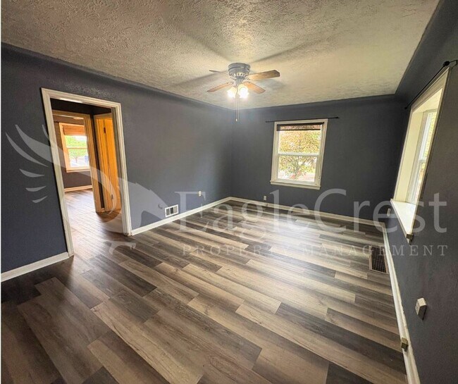 Building Photo - 127SW6