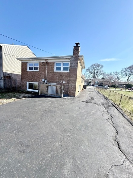 Building Photo - 2840 140th St