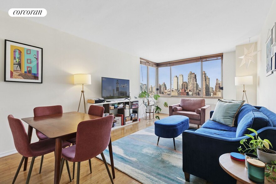 Primary Photo - 350 W 50th St