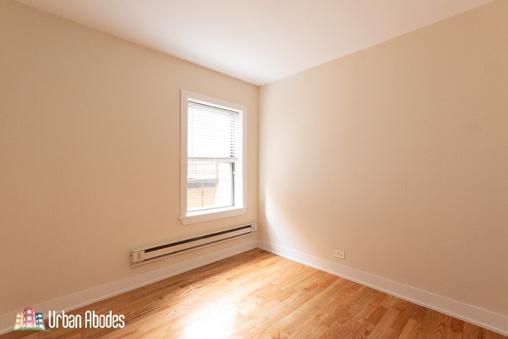 Building Photo - 3731 N Pine Grove Ave