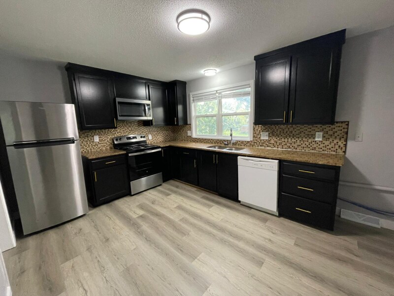 Building Photo - 4502 Waterloo Dr