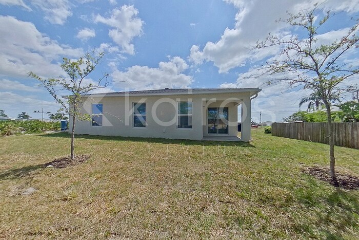 Building Photo - 2306 NW 20th Pl
