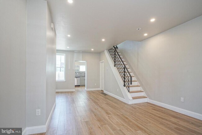 Building Photo - 3037 Tulip St