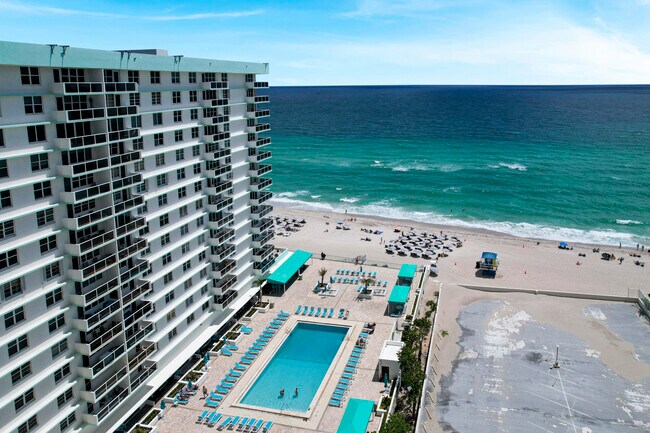Building Photo - 3725 S Ocean Dr
