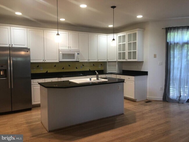 Building Photo - 7957 Blitz Ct