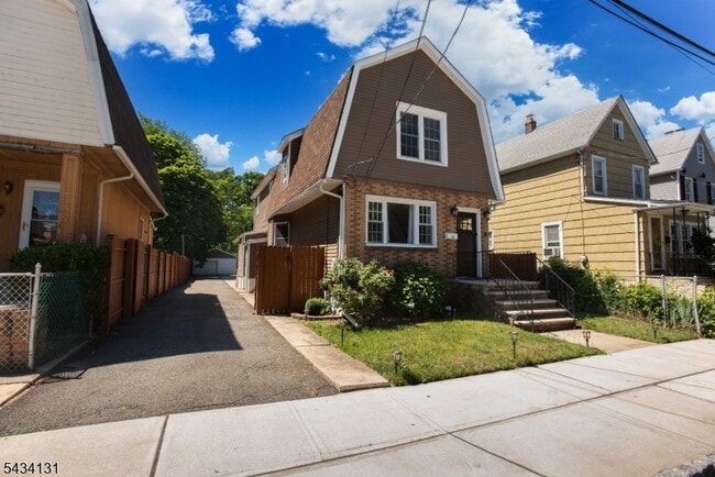 Building Photo - 138 Jerome Pl