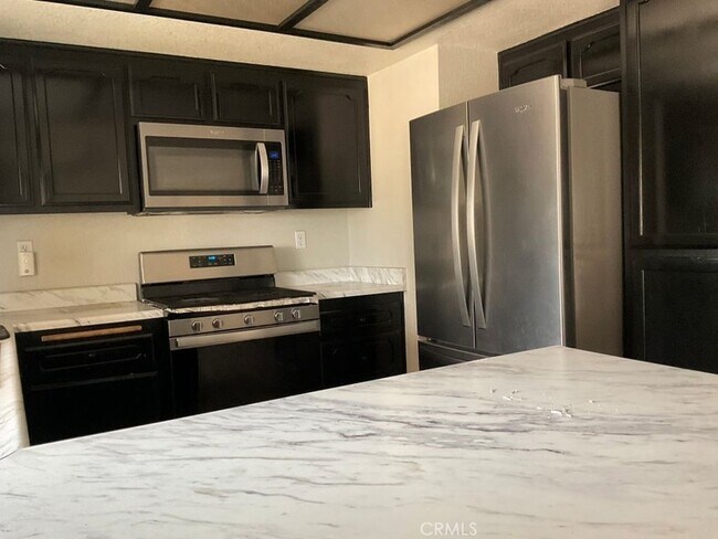 Building Photo - 17965 Live Oak St