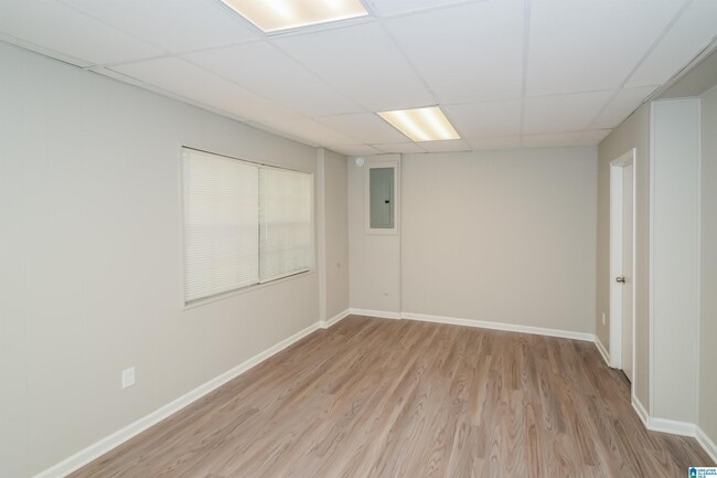 Building Photo - 1037 Medina Dr