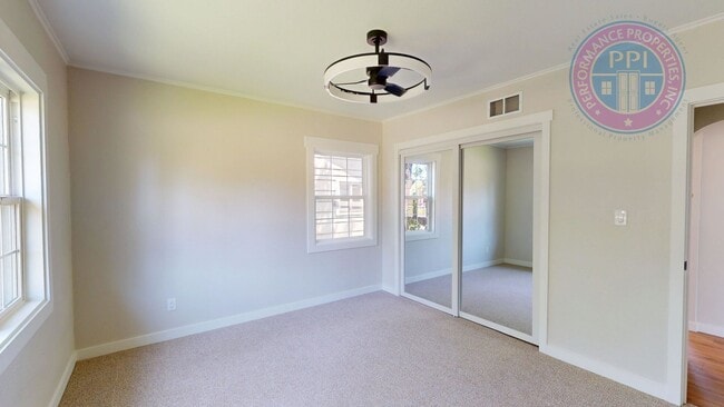 Building Photo - Portland's Sought After University Park!!!  Luxury Classic Ranch Style Home, Completely Renovated...