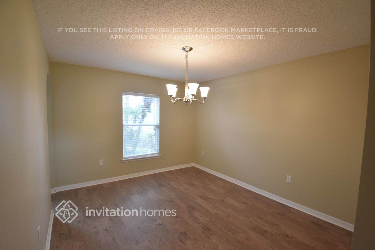 Building Photo - 3876 La Flor Dr
