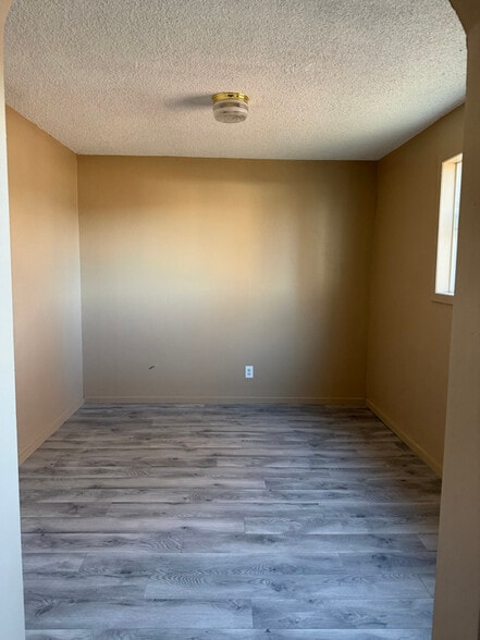 Building Photo - 713 S Billings Blvd