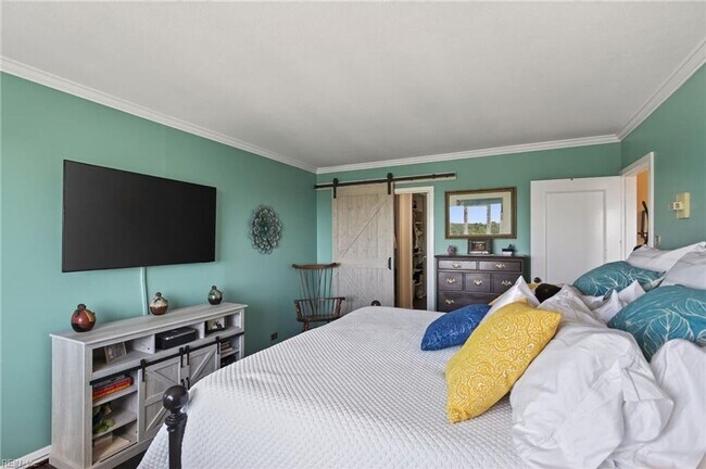 Building Photo - Algonquin Park