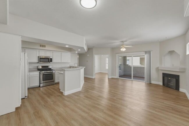 Building Photo - 6800 Dorita Ave