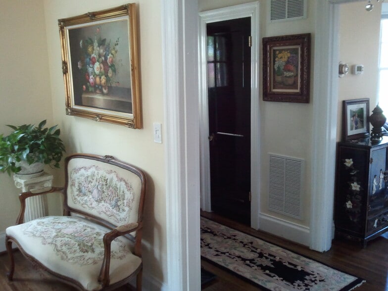 Building Photo - 313 Parkway St