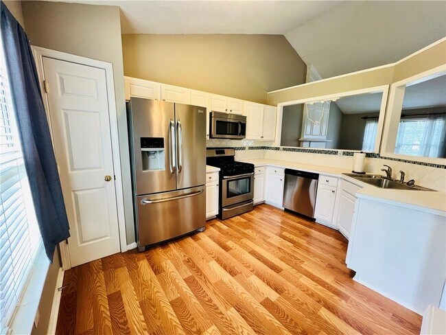 Building Photo - 391 Bass Way NW