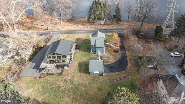 Building Photo - 1434 River Rd