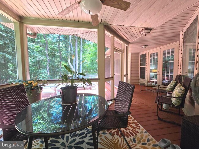 Building Photo - 15401 Jamies Way