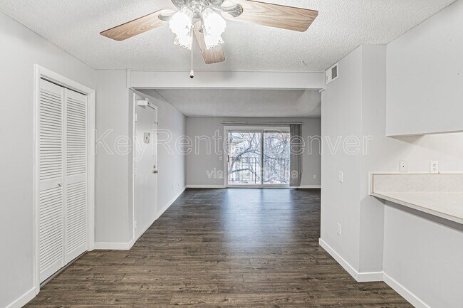 Building Photo - 12133 N Melody Dr