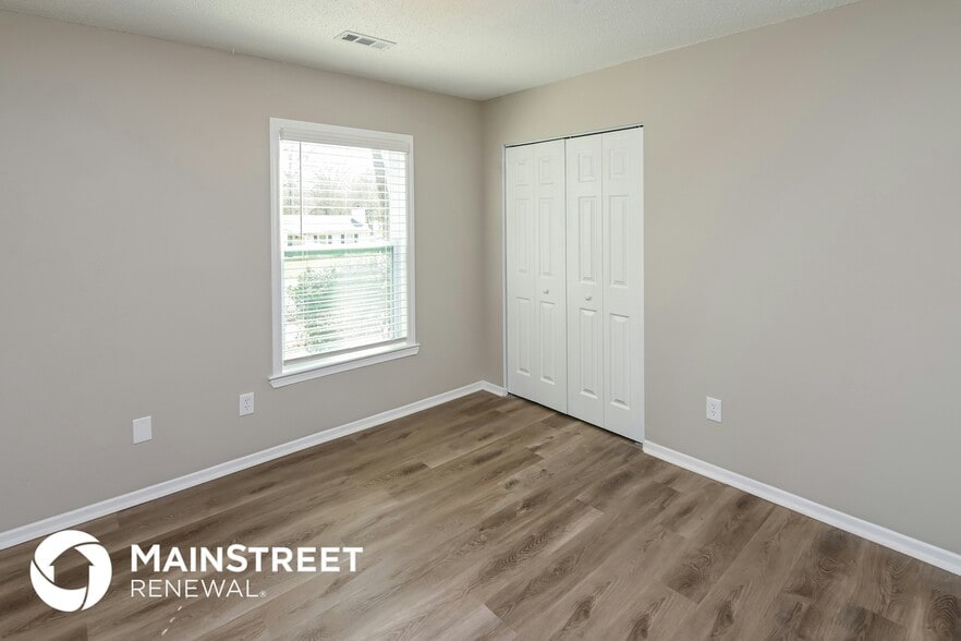 Building Photo - 9009 Trailhead Ct