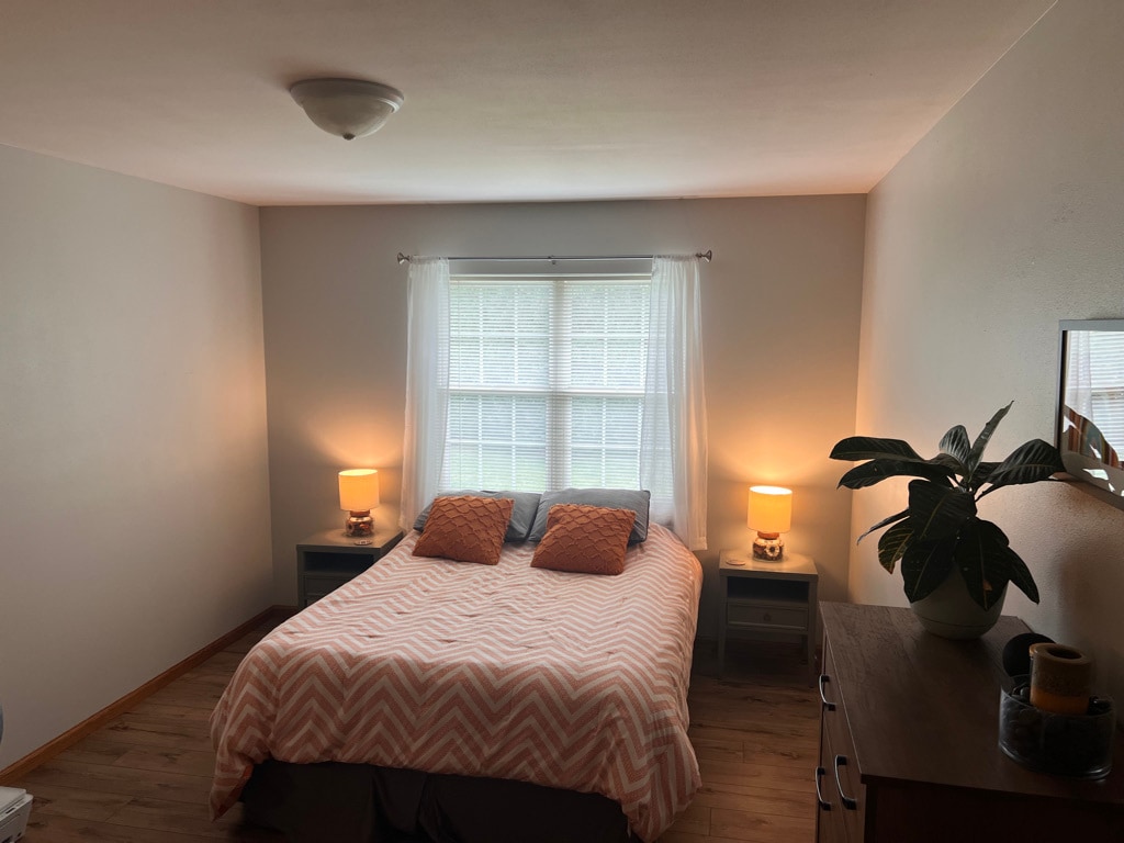 2nd bedroom - 824 N Clover Ln