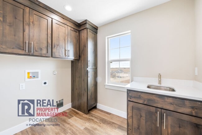Building Photo - Brand New Construction 4 Bed 3.5 House - 2...