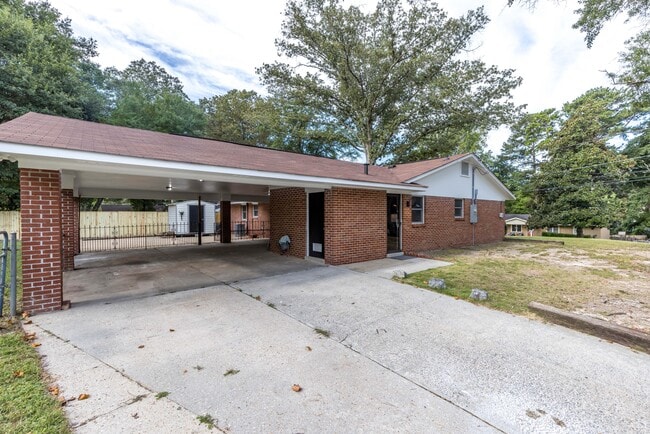 Building Photo - 6516 Bradford Dr