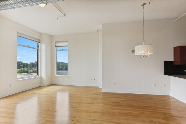 Building Photo - 3820 Roswell Rd NE