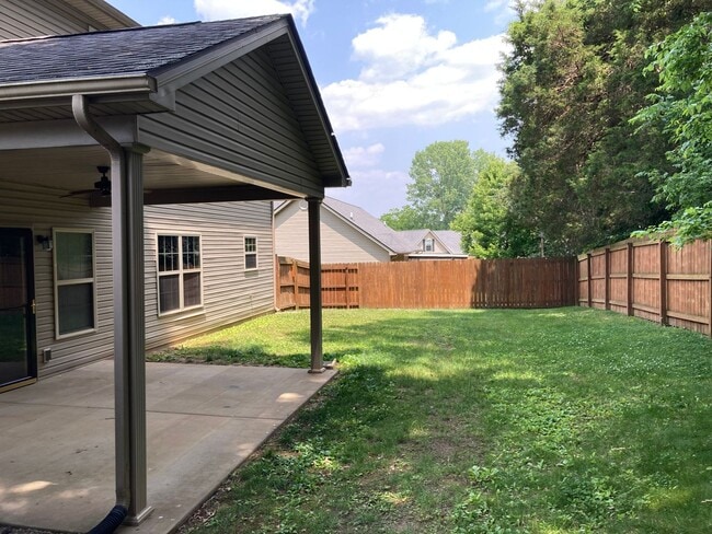 Building Photo - 103 Ashmore Ct