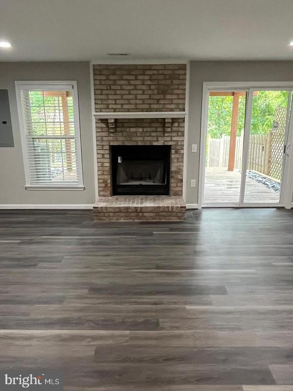 Building Photo - 355 Crescendo Way