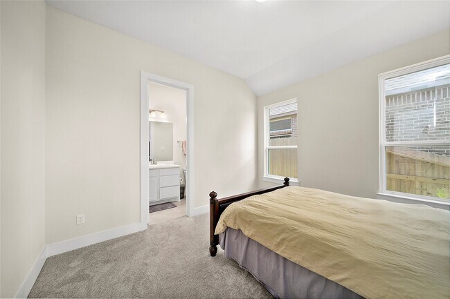 Building Photo - 5914 Emerald Ranch Ln