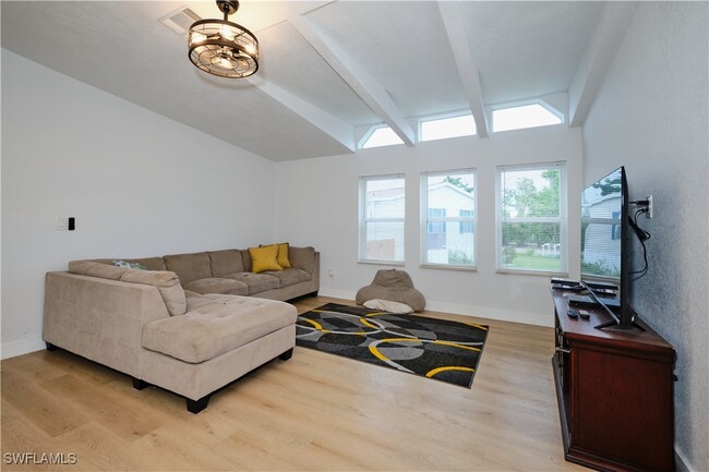 Building Photo - 16820 Banyon Dr