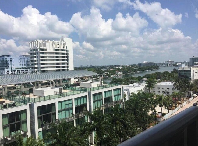 Building Photo - 6039 Collins Ave