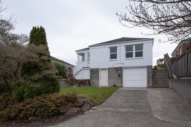 Building Photo - Awesome 2 Bed 2 Bath Seattle Home Close to...