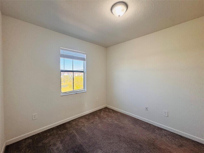 Building Photo - 2437 NW 131st Cir