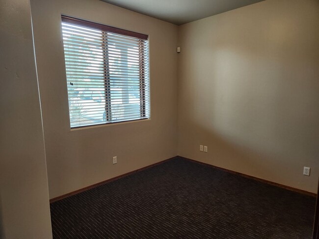 Building Photo - 200 E Malibu Dr