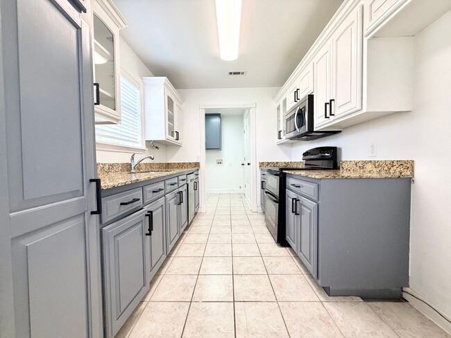 Building Photo - ***310 N. C Street***