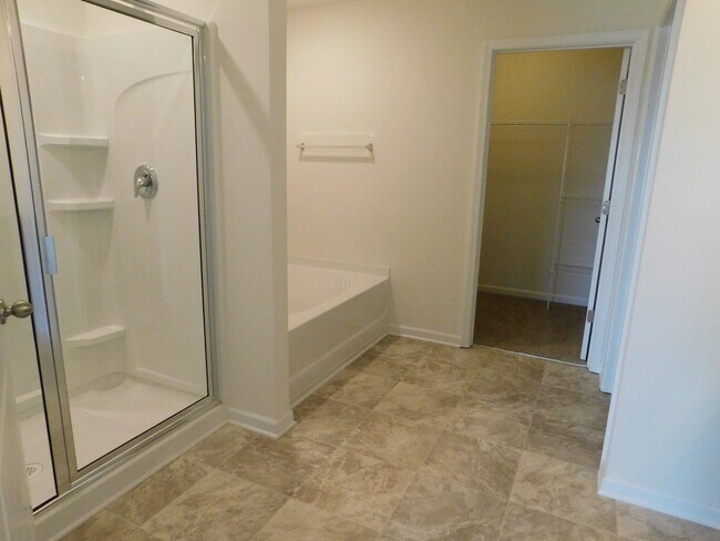 Building Photo - Brand New! 4 bed, 2.5 bath