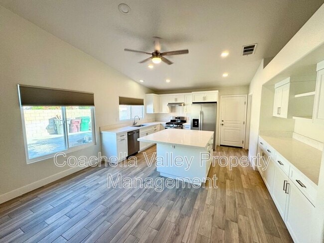 Building Photo - 48201 Cll Del Sol