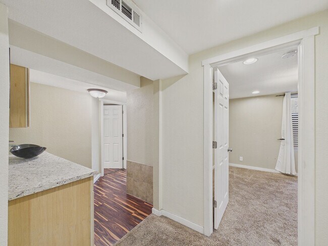 Building Photo - Gorgeous home in Westminster!