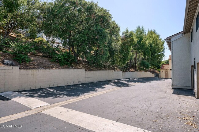 Building Photo - 1372 Ramona Dr