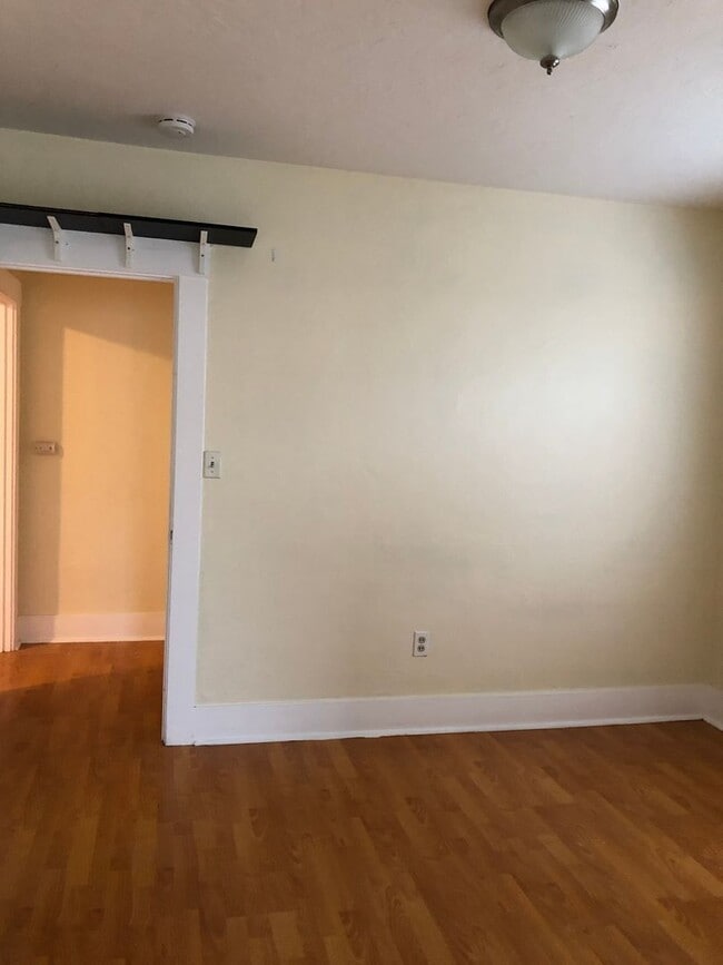 Building Photo - Available Now: 3 Bedroom 1 Bath House